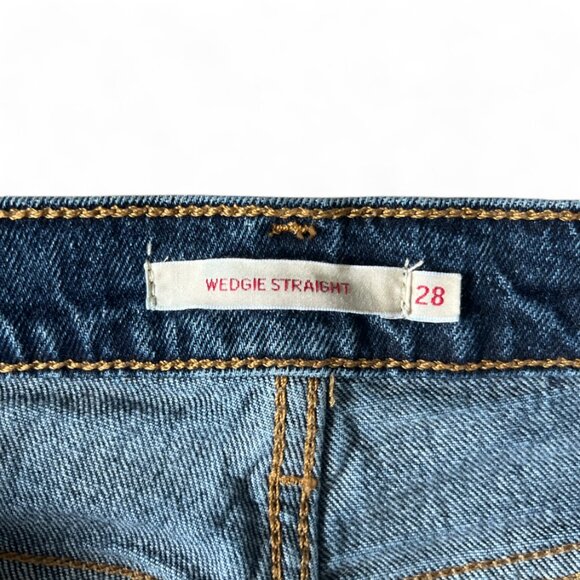 Levi’s NWOT Wedgie Straight Jeans Dark Wash “Unstoppable Wear” Button Fly 28 - Picture 7 of 11